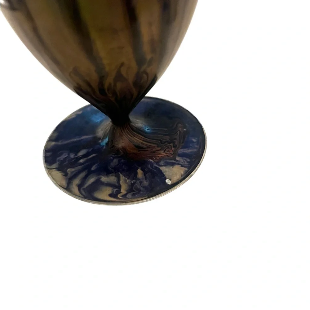 Two Vintage Art Glass Vases 7